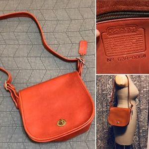 Vintage Coach purse -- Classic Pouch -- 1980s